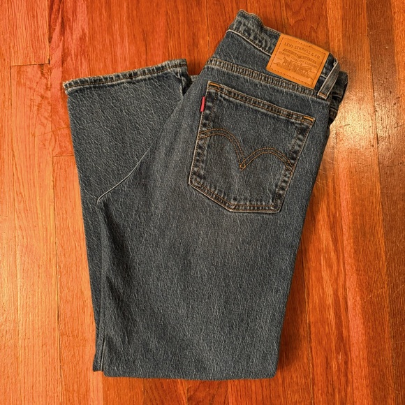 Levi's Wedgie Straight Fit Jeans - Picture 2 of 6